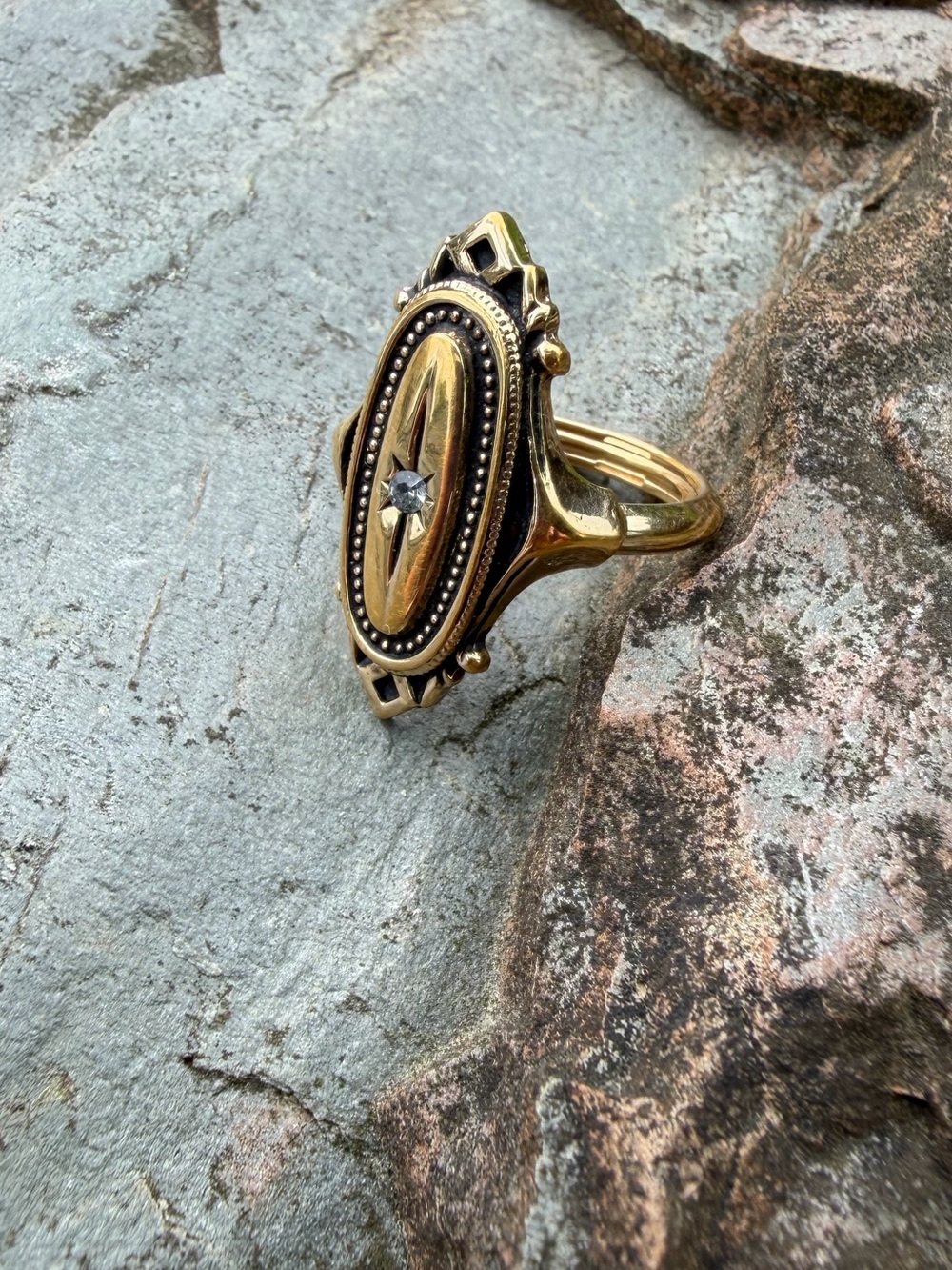 Vintage Avon Kensington Gold Oval Signet Ring